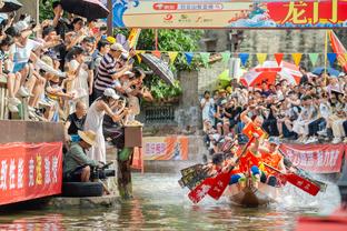 国足3人染红！热身赛-八人国足1-2中国香港 友谊赛两连败